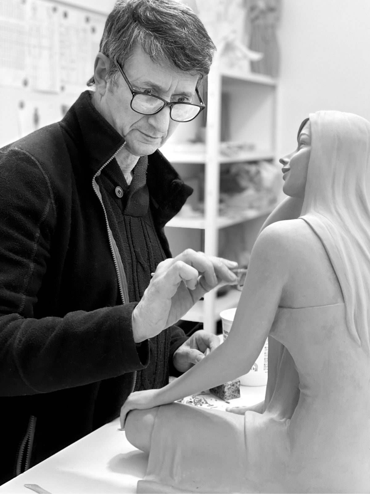 Alain Choisnet sculpteur dans son atelier