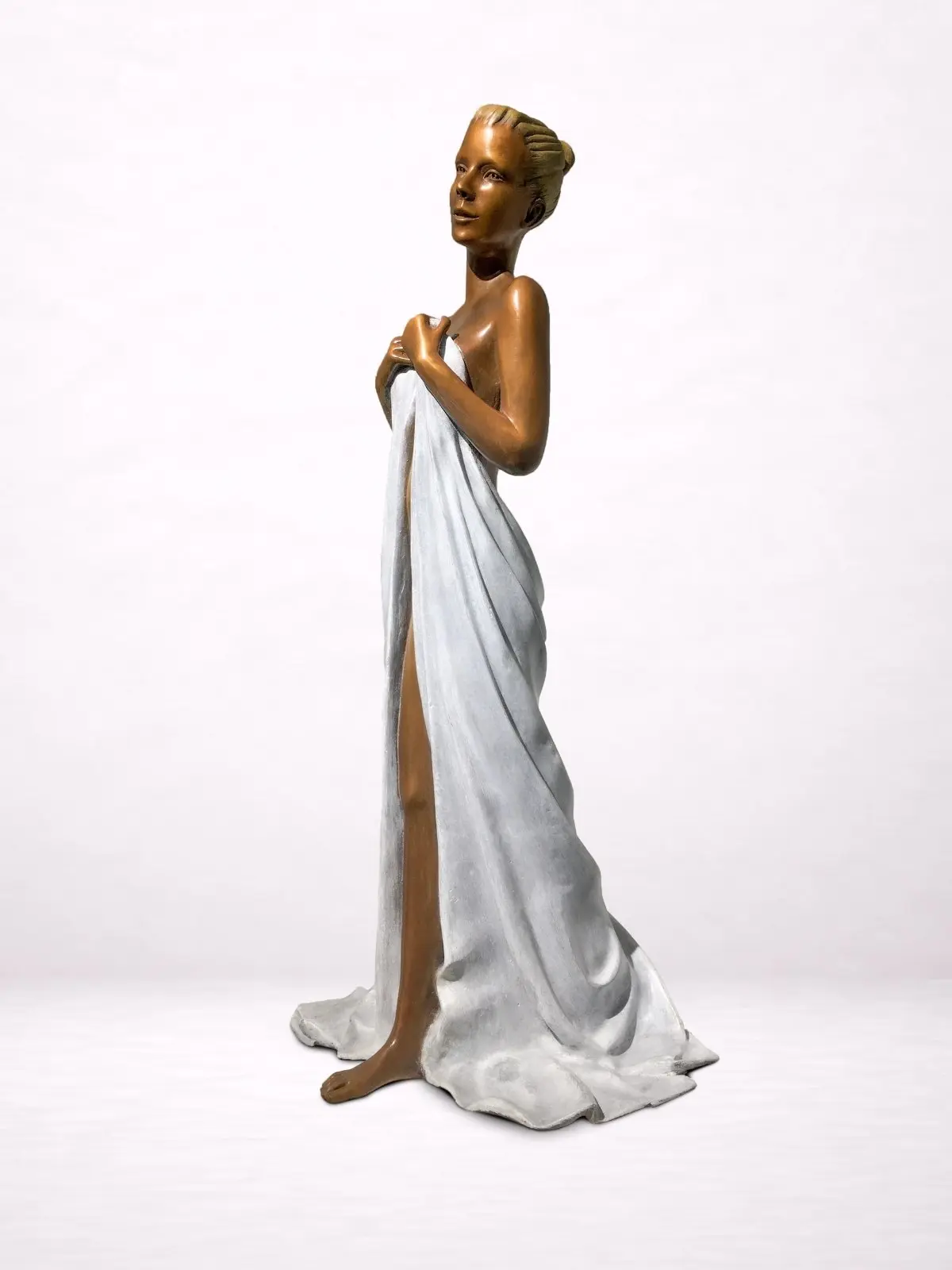 sculpture bronze femme drapee debout