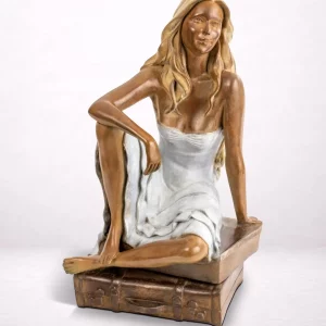 maggy sculpture bronze femme assise sur valise
